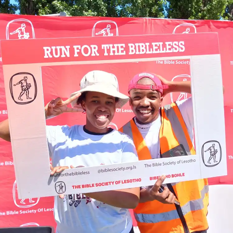 Re mathela ba hlokang Bibele